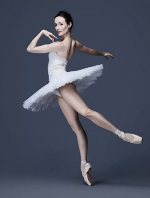 Dilavo - Кастинг Маркетплейс, Видеоролик,  требуются женщины, возраст 18 - 25 лет, гонорар 24000 (второй план) и 12000 (групповка), приём заявок до 22.12.2020 00:00